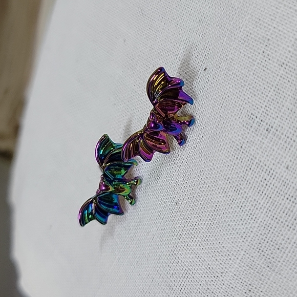 Oilslick Goth Bat Stud Earrings, mismatched pink and blue - Picture 3 of 5